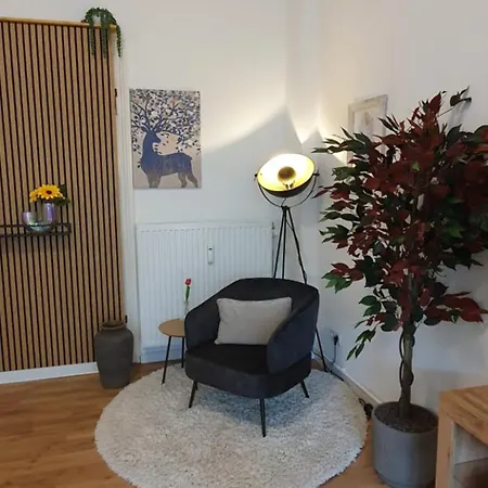 Janpartment I Grosszuegig I Wintergarten Mit Blick Ins Gruene I Garten I Highspeed Wlan I Ruhige Lage I 10 Min Vw-werk I Carport I Grosse Betten I 24h Check-in *