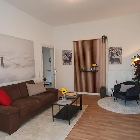 Janpartment - Geraeumig - W-lan - - Garten - Entspannung - Zentral - 10 Min Wv-werk - Carport - 24h Checkin Apartment *